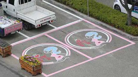 Korean Parking Spaces for Pregnant Women Only
